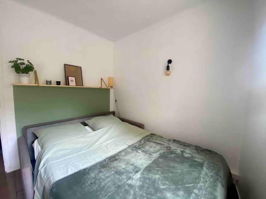 Location Studio Avec Loggia Apartment อองทีบส์ ภายนอก รูปภาพ