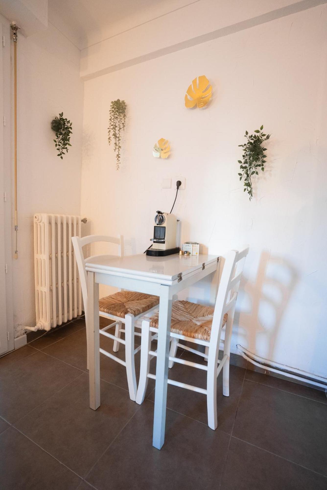 Location Studio Avec Loggia Apartment อองทีบส์ ภายนอก รูปภาพ